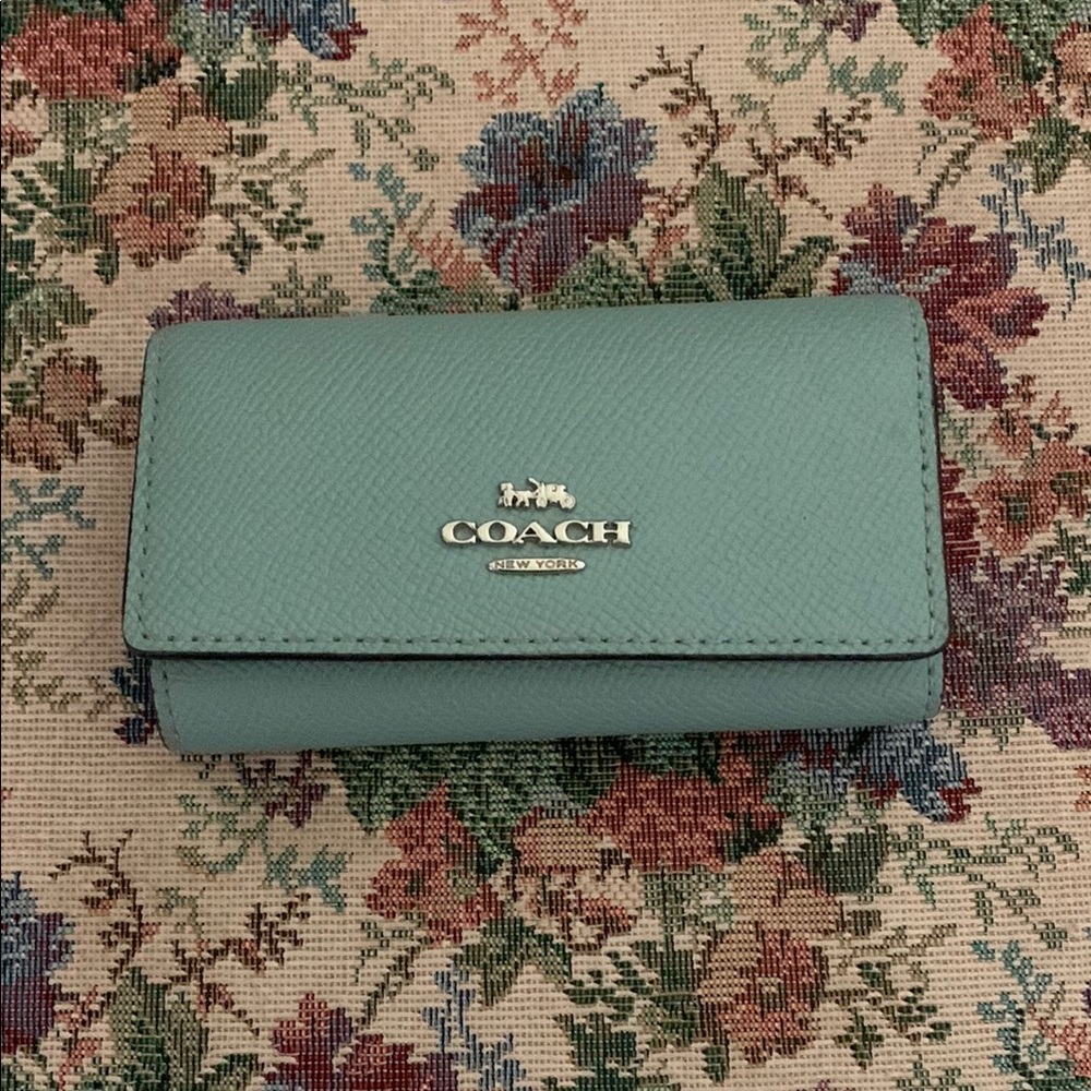 NWT COACH 6 rung key case!